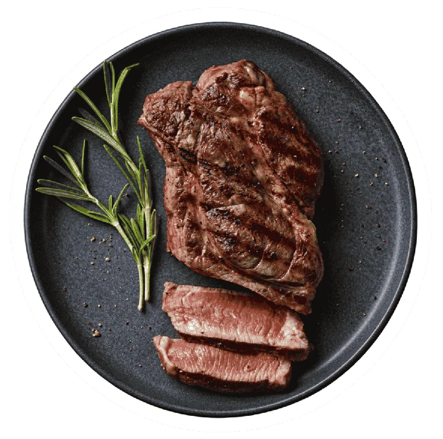 Grilovaný steak s rozmarínom na tmavom tanieri